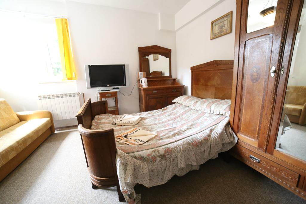 Bed and Breakfast Domy Wczasowe Tryumfy Krynica-Zdrój Zimmer foto